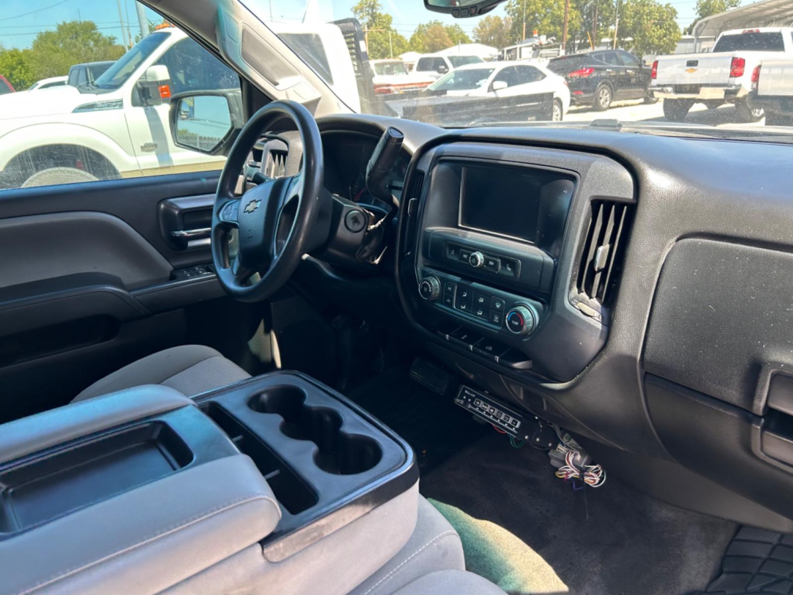 2018 Black Chevrolet Silverado 1500 Custom Crew Cab 2WD (3GCPCPEH3JG) with an 4.3L V6 engine, 6A transmission, located at 1687 Business 35 S, New Braunfels, TX, 78130, (830) 625-7159, 29.655487, -98.051491 - Photo #3